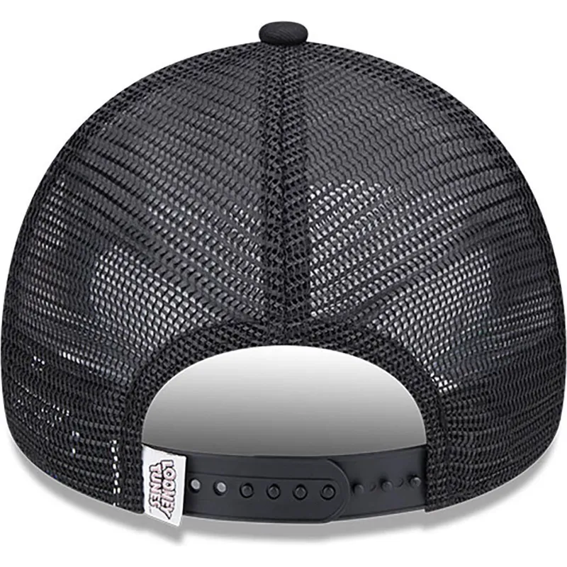 epci-curbata-negru-snapback-a-frame-de-coyote-y-correcaminos-looney-tunes-de-new-era
