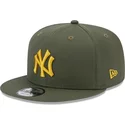 casquette-plate-verte-snapback-avec-logo-jaune-9fifty-side-patch-new-york-yankees-mlb-new-era