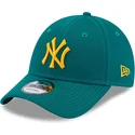 casquette-courbee-verte-ajustable-avec-logo-jaune-9forty-league-essential-new-york-yankees-mlb-new-era