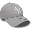 graue-gebogene-verstellbare-kappe-fur-kinder-9forty-essential-von-new-york-yankees-mlb-von-new-era