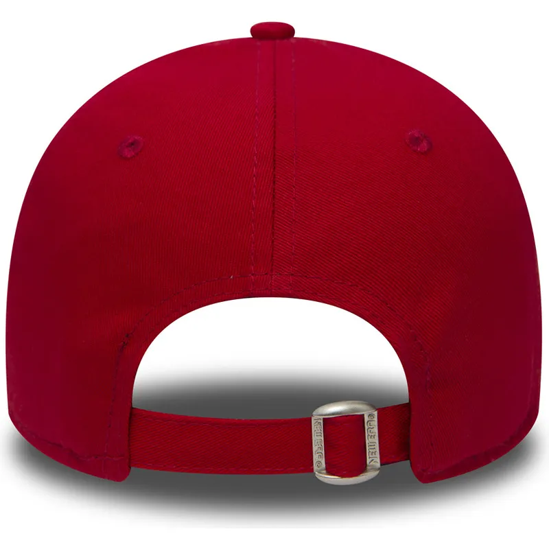 rote-verstellbare-curved-cap-9forty-essential-von-manchester-united-football-club-von-new-era