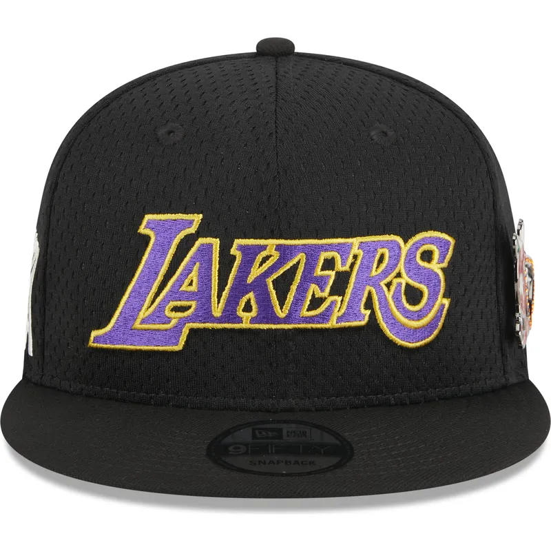 schwarze-flache-snapback-kappe-9fifty-post-up-pin-der-los-angeles-lakers-nba-von-new-era