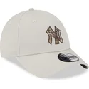 epci-curbata-bej-reglabila-9forty-check-infill-de-new-york-yankees-mlb-de-new-era