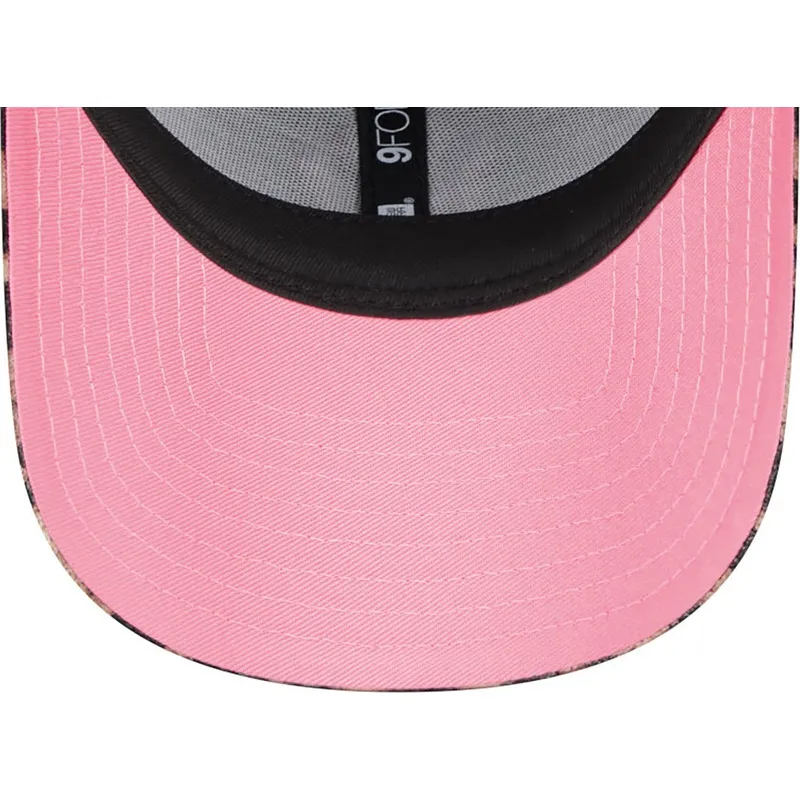 epci-curbata-leopard-reglabila-rosa-9forty-velour-de-new-york-yankees-mlb-de-new-era epci-curbata-leopard-reglabila-rosa-9forty-velour-de-new-york-yankees-mlb-de-new-era