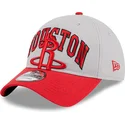 cappellino-curvo-grigio-e-rosso-regolabile-9twenty-tip-off-2023-dei-houston-rockets-nba-di-new-era