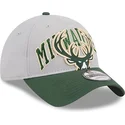 epci-curbata-gri-reglabila-9twenty-tip-off-2023-de-milwaukee-bucks-nba-de-new-era