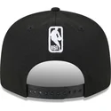 cappellino-piatto-nero-snapback-9fifty-tip-off-2023-dei-milwaukee-bucks-nba-di-new-era