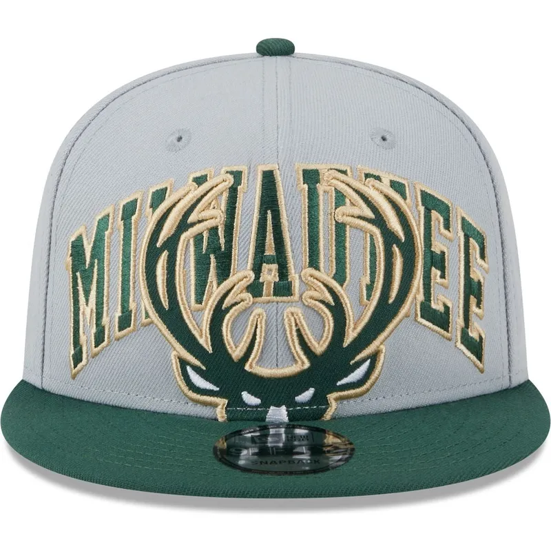 epci-plata-gri-snapback-9fifty-tip-off-2023-de-milwaukee-bucks-nba-de-new-era epci-plata-gri-snapback-9fifty-tip-off-2023-de-milwaukee-bucks-nba-de-new-era