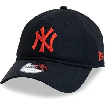 Cappellino curvo nero regolabile con logo rosso 9TWENTY League Essential di New York Yankees MLB di New Era