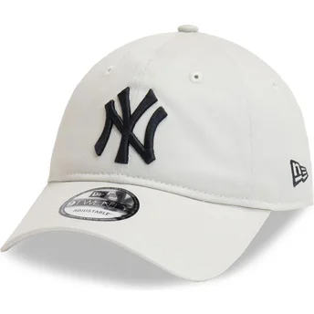 Beżowa czapka z zakrzywionym daszkiem z regulacją i czarnym logo 9TWENTY League Essential New York Yankees MLB marki New Era