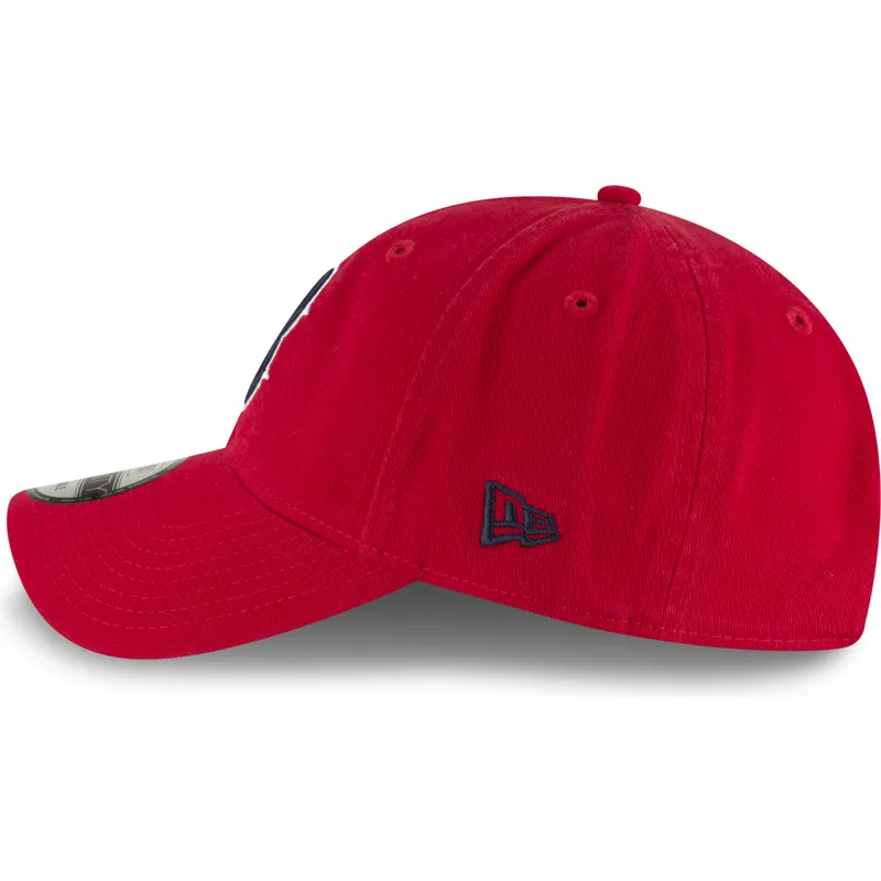 rote-verstellbare-kappe-mit-gebogenem-schirm-und-marineblauem-logo-9twenty-core-classic-von-boston-red-sox-mlb-von-new-era