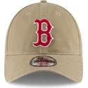 jasnobrazowa-zakrzywiona-czapka-z-regulacja-i-czerwonym-logo-9twenty-core-classic-boston-red-sox-mlb-od-new-era