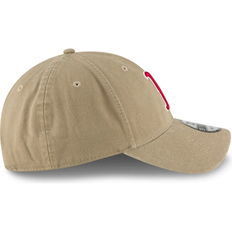 cappello-regolabile-marrone-chiaro-con-visiera-curva-e-logo-rosso-9twenty-core-classic-dei-boston-red-sox-mlb-di-new-era