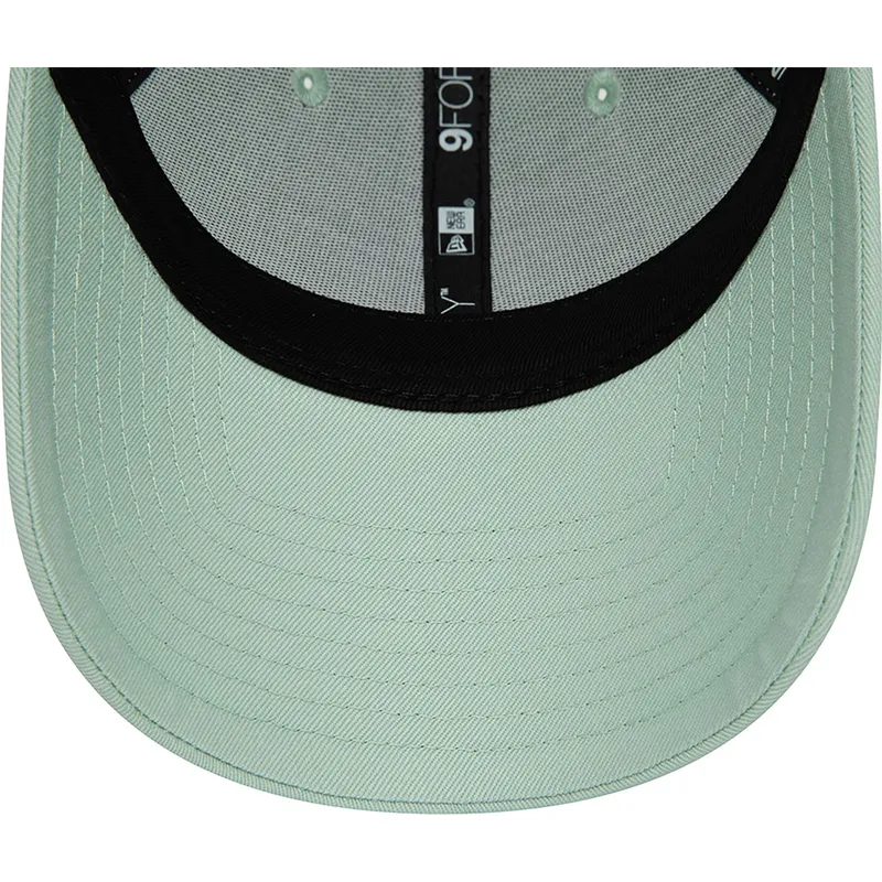 grune-snapback-kappe-9forty-seasonal-von-red-bull-racing-formula-1-von-new-era