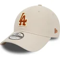 gorra-curva-beige-ajustable-con-logo-marron-9twenty-boucle-de-los-angeles-dodgers-mlb-de-new-era