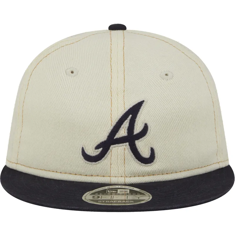 beige-und-marineblaue-flache-kappe-9fifty-retro-crown-denim-der-atlanta-braves-mlb-von-new-era