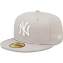 epci-plata-bej-fitted-59fifty-league-essential-de-new-york-yankees-mlb-de-new-era