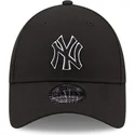 gorra-curva-negra-ajustable-con-logo-negro-9forty-pop-outline-de-new-york-yankees-mlb-de-new-era