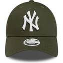 verstellbare-grune-damenkappe-9forty-league-essential-der-new-york-yankees-mlb-von-new-era