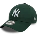 cappellino-curva-verde-scuro-regolabile-9forty-league-essential-dei-new-york-yankees-mlb-di-new-era