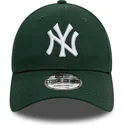 cappellino-curva-verde-scuro-regolabile-9forty-league-essential-dei-new-york-yankees-mlb-di-new-era