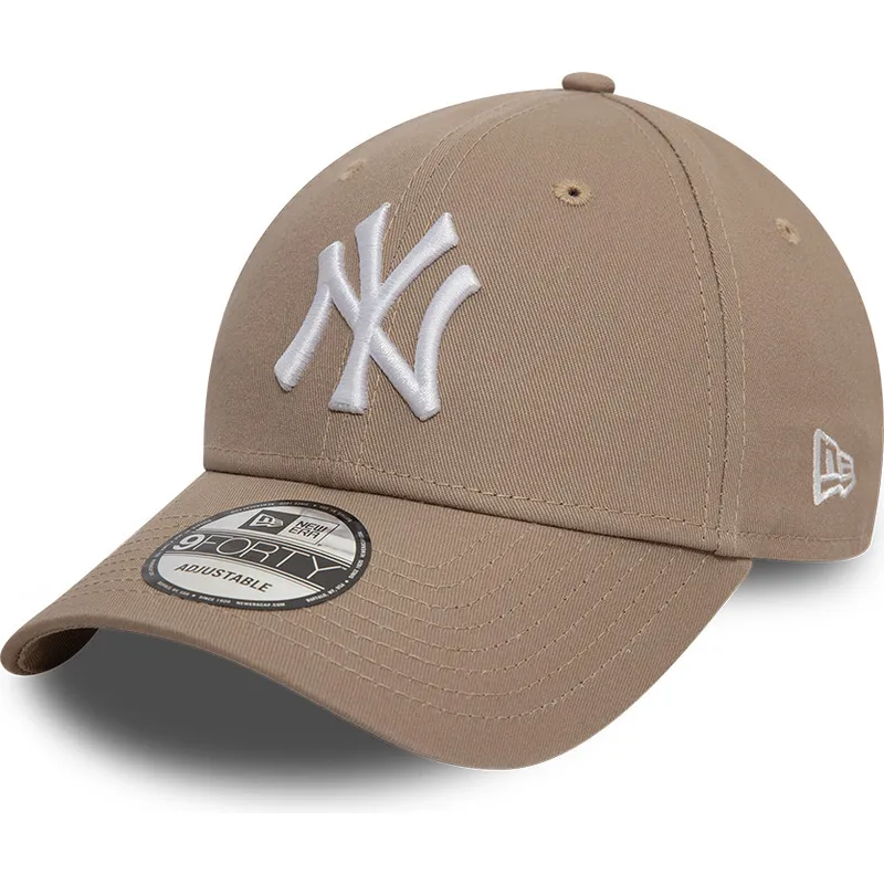 cappellino-curvo-marrone-chiaro-regolabile-9forty-league-essential-dei-new-york-yankees-mlb-di-new-era