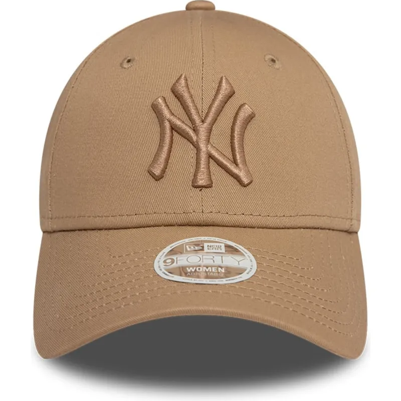 9forty-league-essential-verstellbare-damenkappe-mit-gebogenem-schirm-in-hellbraun-mit-hellbraunem-logo-der-new-york-yankees-mlb-
