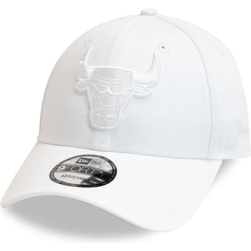 justerbar-vit-bojd-keps-med-vitt-chicago-bulls-nba-logotyp-9forty-essential-fran-new-era