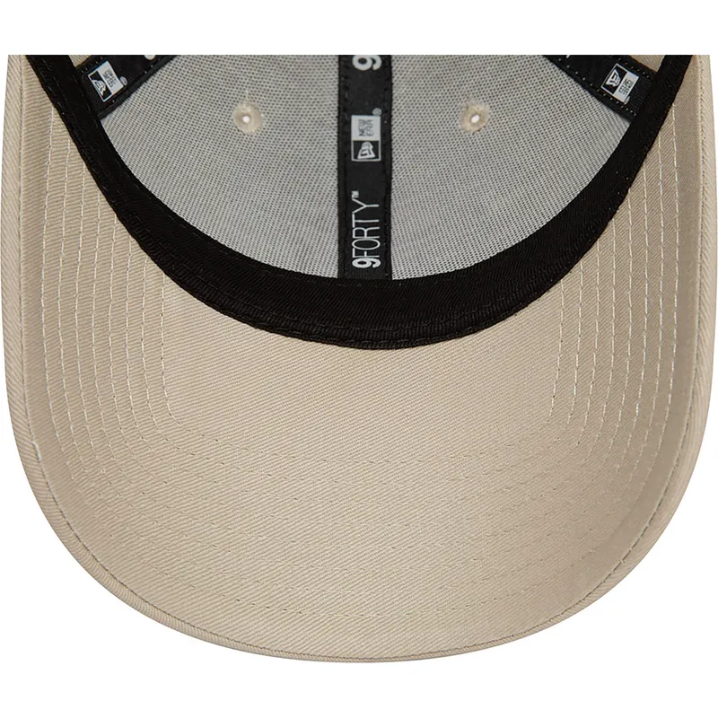 cap-curbata-beige-adjustable-strap-9forty-seasonal-infill-de-new-york-yankees-mlb-de-new-era cap-curbata-beige-adjustable-strap-9forty-seasonal-infill-de-new-york-yankees-mlb-de-new-era