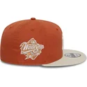 gorra-plana-marron-y-beige-snapback-9fifty-patch-de-new-york-yankees-mlb-de-new-era