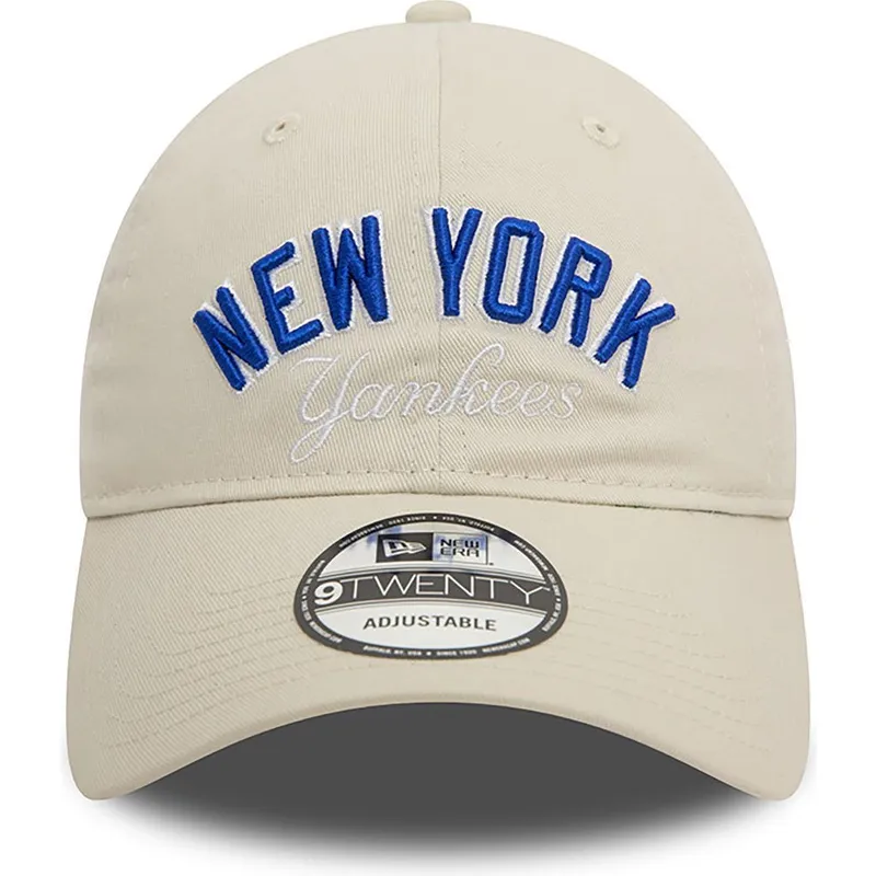 beige-verstellbare-9twenty-kappe-mit-gebogenem-schirm-und-new-york-yankees-mlb-wordmark-von-new-era