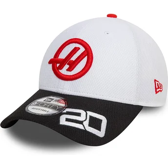 Biała i czarna zakrzywiona czapka snapback Kevin Magnussen 9FORTY Haas F1 Team Formula 1 New Era