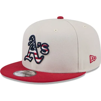 Beige och röd snapback platt skärmkeps 9FIFTY 4th of July Oakland Athletics MLB från New Era