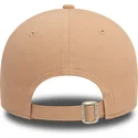 casquette-courbee-beige-ajustable-9forty-essential-new-era