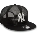 czapka-trucker-plaska-czarna-9fifty-z-haftowana-siatka-new-york-yankees-mlb-od-new-era