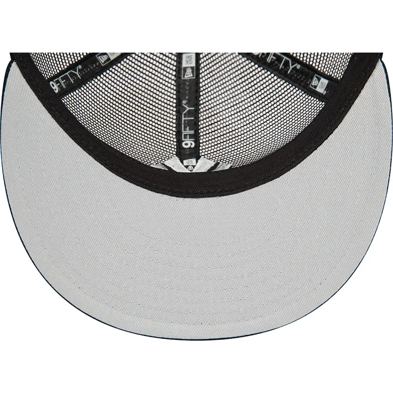 cappello-trucker-piatto-nero-9fifty-con-ricamo-a-rete-dei-new-york-yankees-mlb-di-new-era