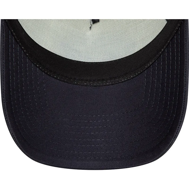 cappellino-snapback-bianco-e-blu-navy-con-visiera-curva-e-frame-chain-stitch-di-alpine-f1-team-formula-1-di-new-era