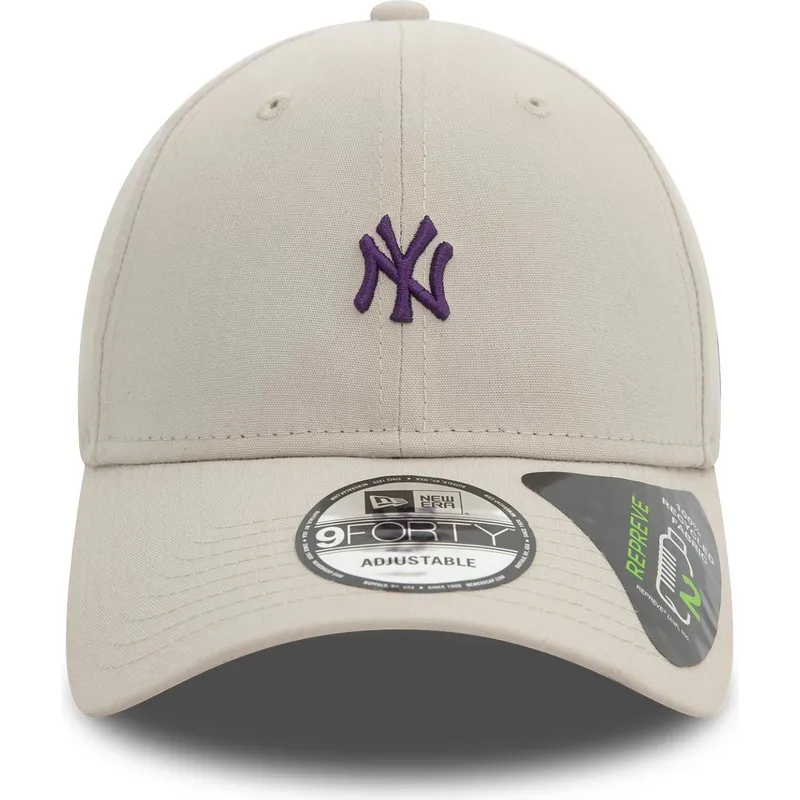 bojd-beige-justerbar-keps-med-lila-logotyp-9forty-repreve-mini-logo-fran-new-york-yankees-mlb-av-new-era