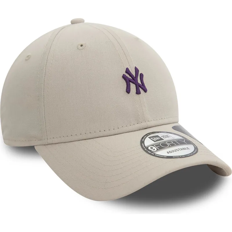 beige-verstellbare-kappe-mit-gebogenem-schirm-und-violettem-logo-9forty-repreve-mini-logo-der-new-york-yankees-mlb-von-new-era