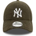 casquette-courbee-verte-ajustable-9forty-borg-new-york-yankees-mlb-new-era