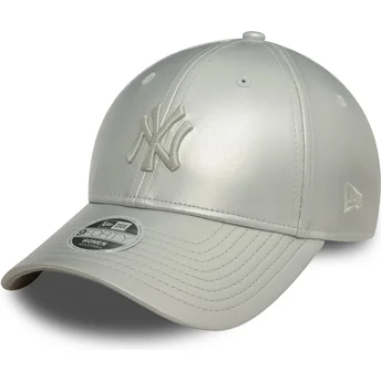 New Era Curved Brim Women Silver Logo 9FORTY Midi PU New York Yankees MLB Silver Adjustable Cap