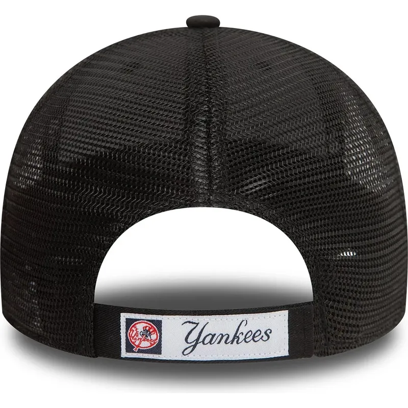 czarna-regulowana-czapka-trucker-z-czarnym-logo-9forty-home-field-new-york-yankees-mlb-od-new-era