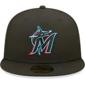 cappello-piatto-nero-aderente-59fifty-ac-perf-dei-miami-marlins-mlb-di-new-era