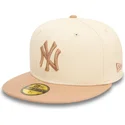 casquette-plate-beige-et-marron-ajustee-59fifty-side-patch-new-york-yankees-mlb-new-era