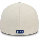 casquette-courbee-beige-ajustee-avec-logo-bleu-39thirty-faux-suede-los-angeles-dodgers-mlb-new-era