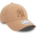 casquette-courbee-beige-ajustable-pour-femme-avec-logo-beige-9forty-league-essential-new-york-yankees-mlb-new-era