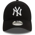 czarna-regulowana-czapka-z-zakrzywionym-daszkiem-9twenty-washed-new-york-yankees-mlb-od-new-era