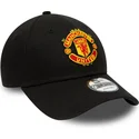 gorra-curva-negra-ajustable-9forty-essential-de-manchester-united-football-club-de-new-era