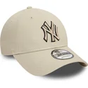 bojd-beige-justerbar-keps-med-svart-logotyp-9forty-team-outline-fran-new-york-yankees-mlb-av-new-era