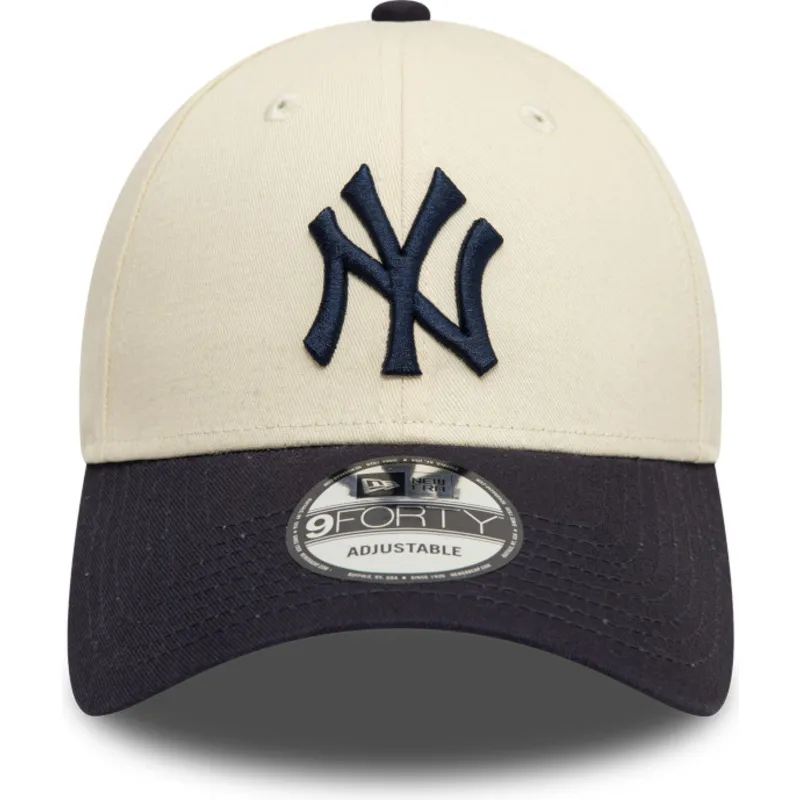 cappellino-curvo-beige-e-blu-marino-regolabile-9forty-colour-block-di-new-york-yankees-mlb-di-new-era